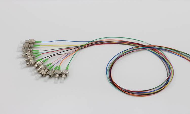 Fiberoptisk Pigtail FC APC 12 FARGER
