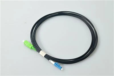 Fiberoptisk patchledning SC APC TIL LC UPC Simplex Svart